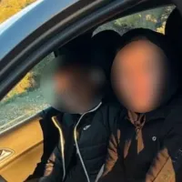 Αριστερά ο νεκρός 17χρονος στο Λουτράκι 
