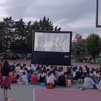 προβολή ταινία σε σχολείο