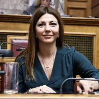 Σοφία Ζαχαράκη στη Βουλή