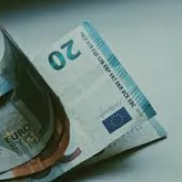 Ευρώ, χρήματα, μισθοί