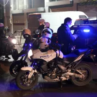 Ομάδα ΔΙΑΣ της Ελληνικής Αστυνομίας με μηχανή