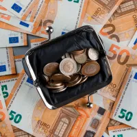 150 ευρώ σε χιλιάδες νέους – Ποιοι είναι οι δικαιούχοι του Youth Pass
