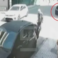 Καρέ καρέ η διαφυγή του 89χρονου μετά τους πυροβολισμούς στον ΕΦΚΑ