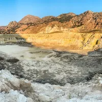 νίσυρος