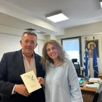 Συνάντηση με τον Διευθυντή Δευτεροβάθμιας Εκπαίδευσης Ανατολικής Αττικής – Παρουσίαση του βιβλίου «Γράμματα χωρίς ηλικία»