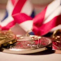 Γάλλος καθηγητής επινόησε βραβείο και το απένειμε στον εαυτό του