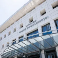 Υπουργείο Παιδείας, Θρησκευμάτων και Αθλητισμού, η είσοδος του υπουργείου
