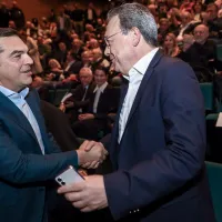 Κατά τη διάρκεια της συνεδρίασης της Πολιτικής Γραμματείας του ΣΥΡΙΖΑ-ΠΣ, ο Σωκράτης Φάμελλος έστειλε μήνυμα συμπόρευσης με τον Αλέξη Τσίπρα