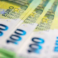 Ευρώ, χρήματα σε χαρτονομίσματα και voucher