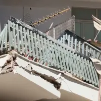 Κατέρρευσε τετραώροφη πολυκατοικία στα Πετράλωνα