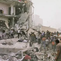 Κατεστραμμένα κτήρια από τον σεισμό του 1999 στην Αθήνα
