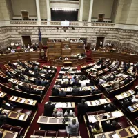Ξεκίνησε στη Βουλή η συζήτηση για τη Συνταγματική Αναθεώρηση