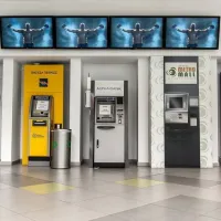 ΑΤΜ από ελληνικές τράπεζες στη σειρά στις οποίες μπαίνουν τα επιδόματα της ΔΥΠΑ