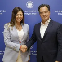 Ο υπουργός Υγείας Άδωνις Γεωργιάδης και η υπουργός Παιδείας Σοφία Ζαχαράκη