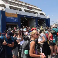 Αίρεται το απαγορευτικό απόπλου από τα λιμάνια