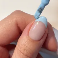 nails