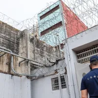 Φρουρός έξω από Καταστήματα Κράτησης