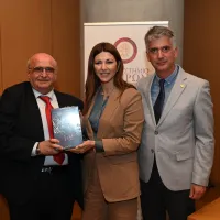 Η υπουργός Παιδείας Σοφία Ζαχαράκη και ο Πρύτανης του Πανεπιστημίου Πατρών Χρήστος Μπούρας