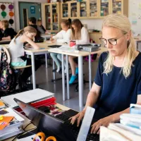 ekpaideytikoi multitasking