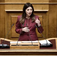 Η υπουργός Παιδείας Σοφία Ζαχαράκη