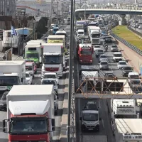 Κίνηση από αυτοκίνητα στους δρόμους της Αθήνας