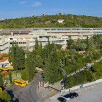 σχολείο γείτονας