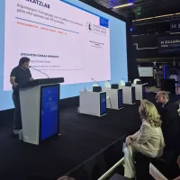 foto ΔΕΘ 3.jpg