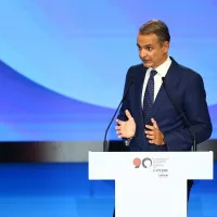 Ο Πρωθυπουργός Κυριάκος Μητσοτάκης στην 90η ΔΕΘ την ώρα που ανακοινώνει τα μέτρα