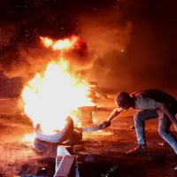 Άνδρας στη Συρία βάζει φωτιά σε διαμαρτυρία για τις τιμές στα καύσιμα και την ακρίβεια