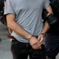 Χειροπέδες σε άνδρα από την Αστυνομία