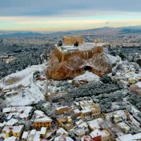 Χιόνια πάνω από την Ακρόπολη στην Αθήνα