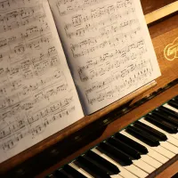 MUSIC PIANO