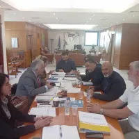 συνάντηση του επικεφαλής της περιφερειακής παράταξης «Νέα Δυτική Ελλάδα», Σπύρου Ν. Σκιαδαρέση, του Αναπληρωτή Περιφερειάρχη Δυτικής Ελλάδας, Χαράλαμπου Μπονάνου, και εκπροσώπων των εργαζομένων του Ελληνικού Ανοικτού Πανεπιστημίου (ΕΑΠ) με τον Υφυπουργό Παιδείας, Νίκο Παπαϊωάννου