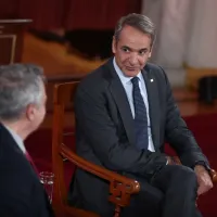 Συνέδριο «Διάλογοι για την Αθήνα»: live η συζήτηση Μητσοτάκη με τον συγγραφέα Daniel Mendelsohn
