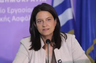 Η υπουργός Εργασίας Νίκη Κεραμέως