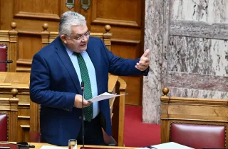 Ο υφυπουργός Παιδείας Νίκος Παπαιωάννου στη Βουλή