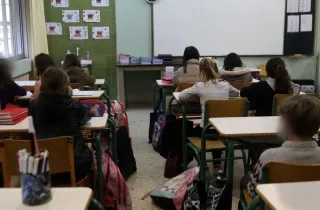 Μαθητές κάνουν μάθημα σε τάξη για το Διεθνές Απολυτήριο 2026-2027