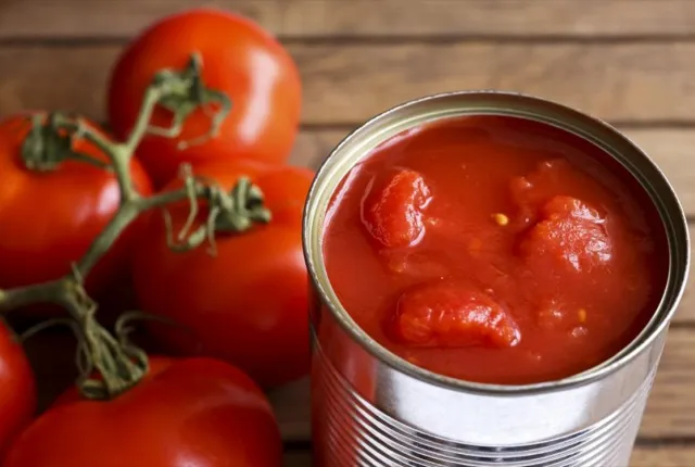ntomates-saltsa