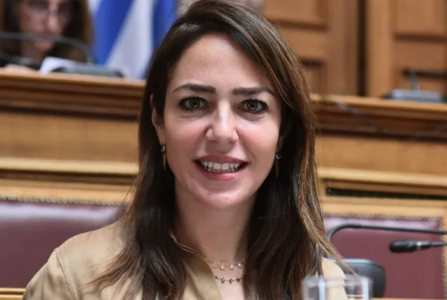 Η υπουργός Κοινωνικής Συνοχής και Οικογένειας Δόμνα Μιχαηλίδου