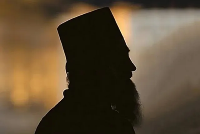 Ιερέας