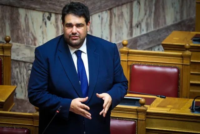 Ο Υπουργός Εσωτερικών Θεόδωρος Λιβάνιος στη Βουλή