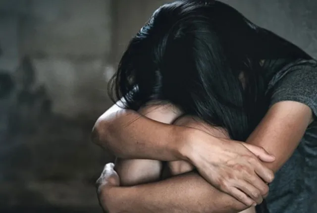 Φρίκη στη Σκόπελο: 19χρονη καταγγέλλει ότι τη βίασε ο συνάδελφός της ενώ ήταν μεθυσμένη