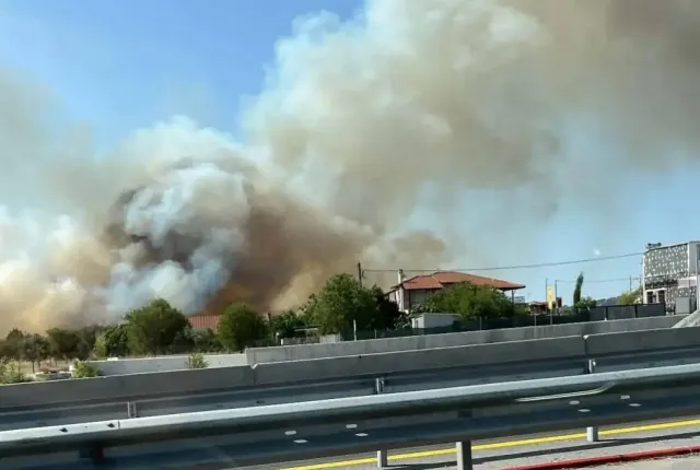 Φωτιά τώρα στην Πυλαία Θεσσαλονίκης