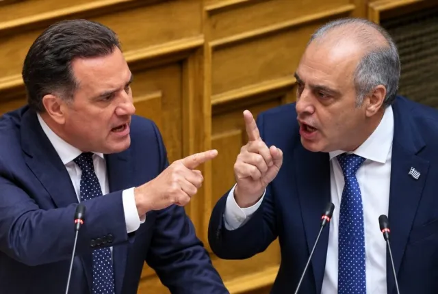 Άδωνις Γεωργιάδης και Κυριάκος Βελόπουλος στη Βουλή