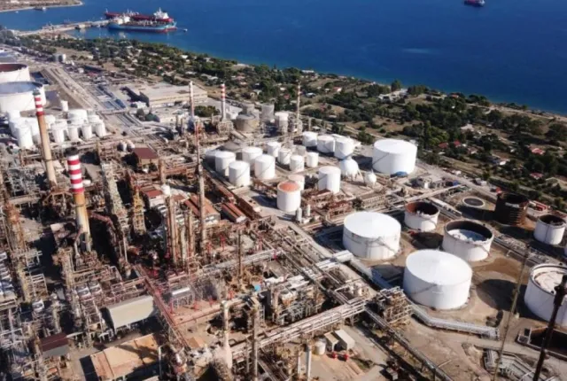 Motor Oil, στους Αγίους Θεοδώρους Κορινθίας