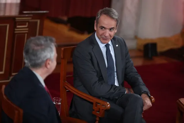 Συνέδριο «Διάλογοι για την Αθήνα»: live η συζήτηση Μητσοτάκη με τον συγγραφέα Daniel Mendelsohn