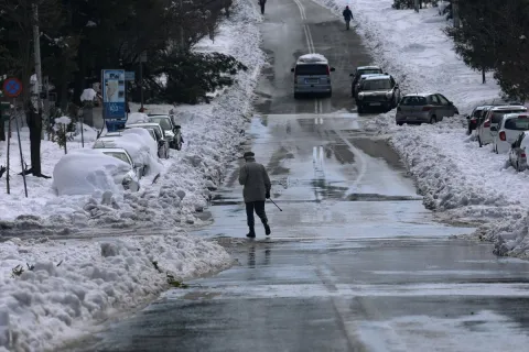 χιονισμένος δρόμος