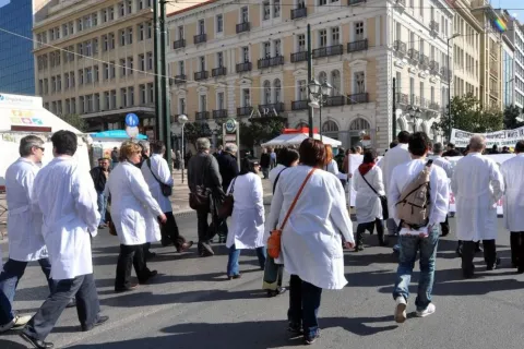 Σε απεργία οι γιατροί