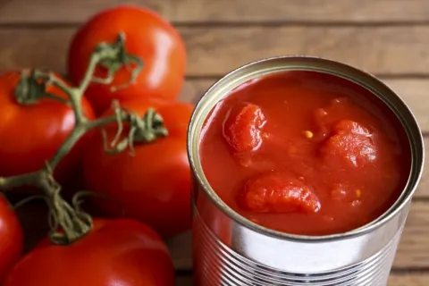 ntomates-saltsa