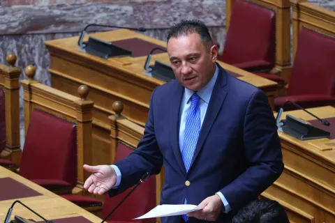 Ο υφυπουργός Παιδείας Κώστας Βλάσης στη Βουλή 